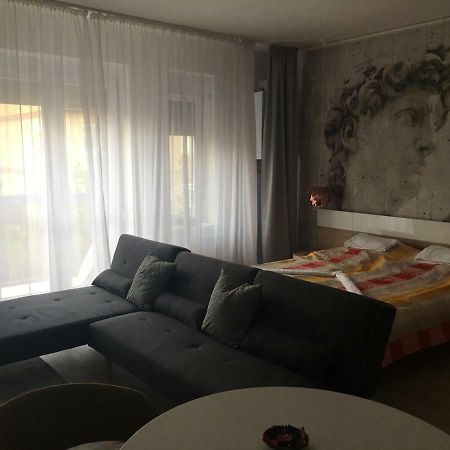 Hunyadi Apartman Szekszárd Esterno foto