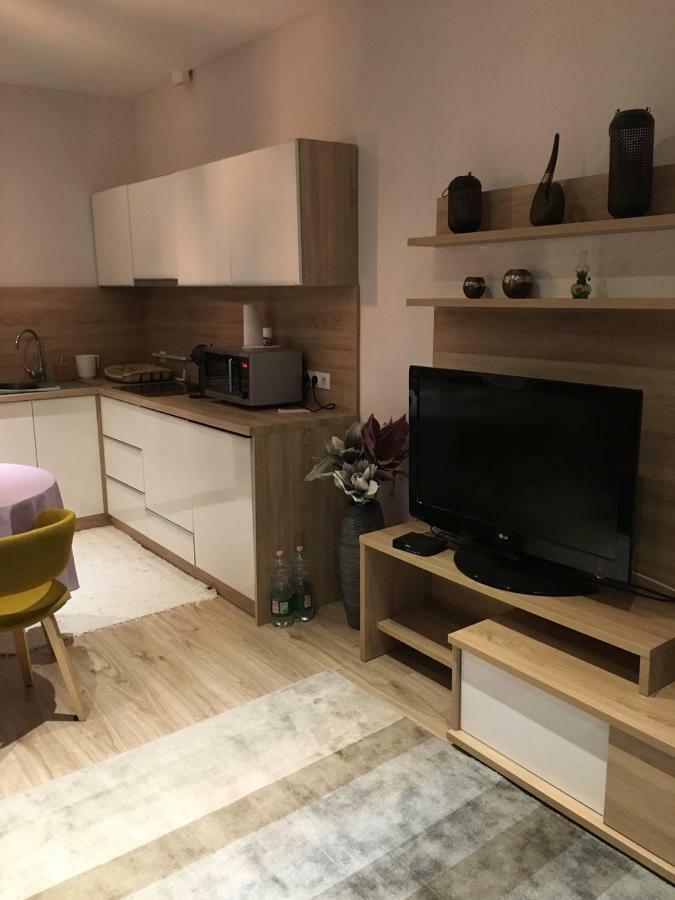 Hunyadi Apartman Szekszárd Esterno foto