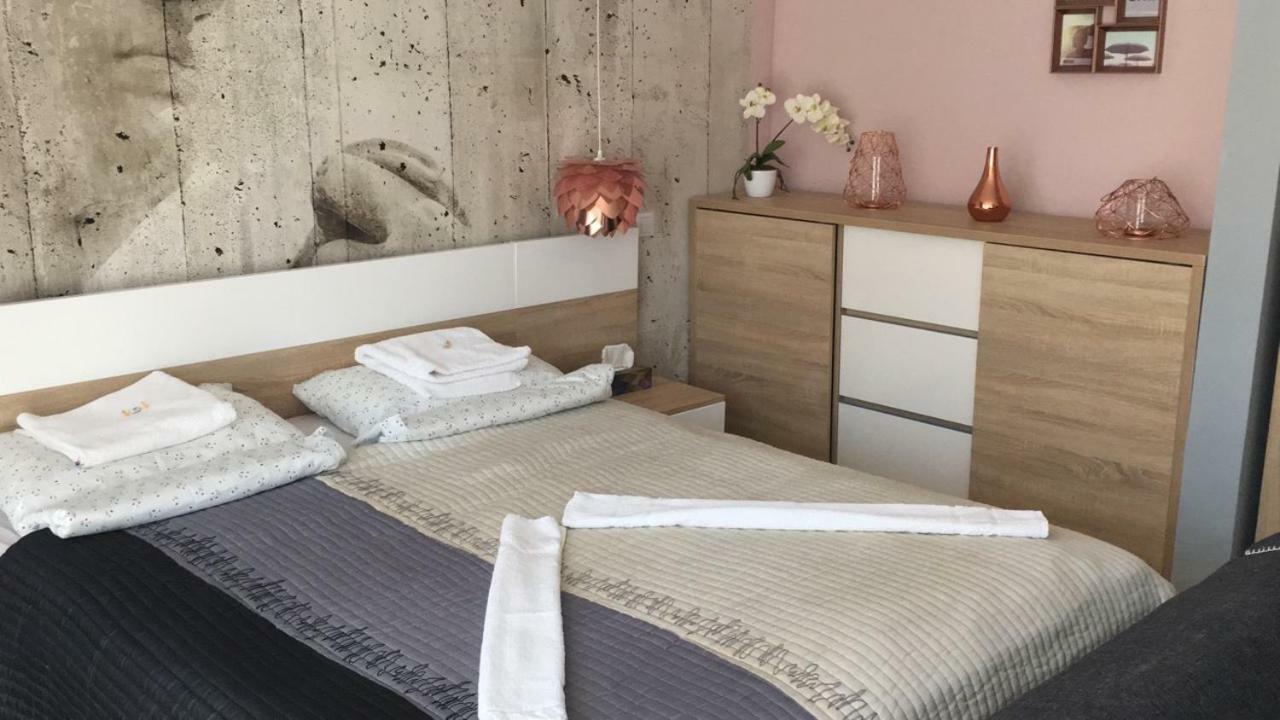 Hunyadi Apartman Szekszárd Esterno foto