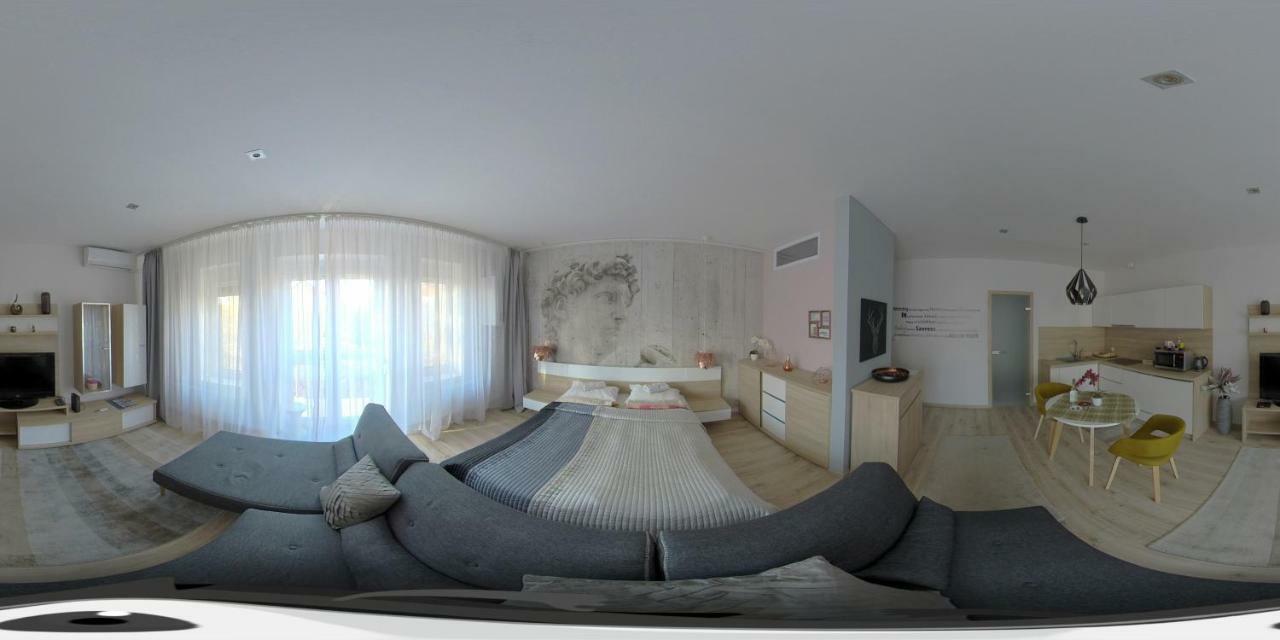Hunyadi Apartman Szekszárd Esterno foto