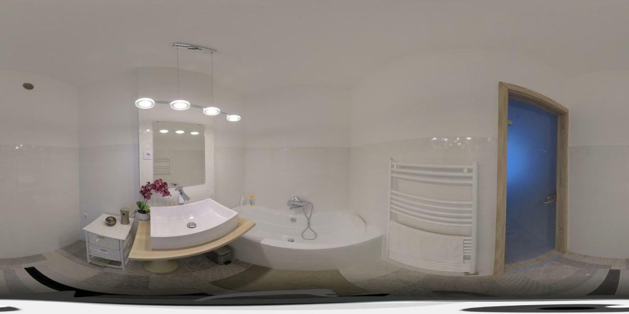 Hunyadi Apartman Szekszárd Esterno foto